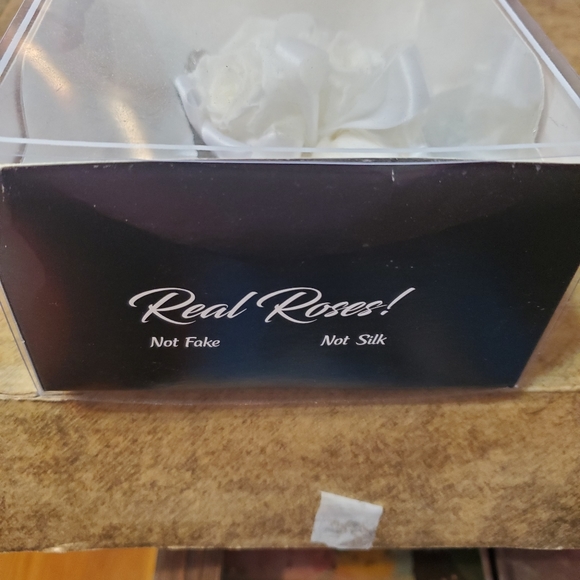 White Corsage infiniterose - Picture 5 of 6